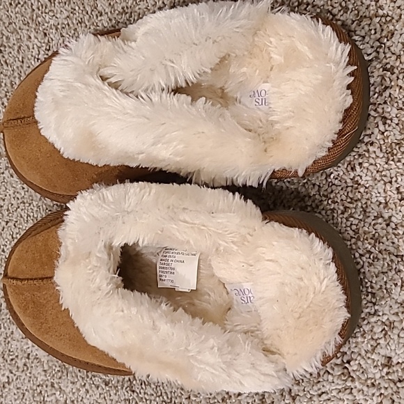 Slippers - Picture 3 of 3